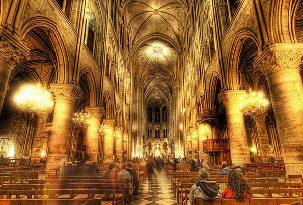 Galería de Stuck in Customs - The Golden insides of Notre Dame