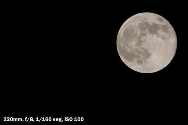 Nikon 70-300VR - La Luna