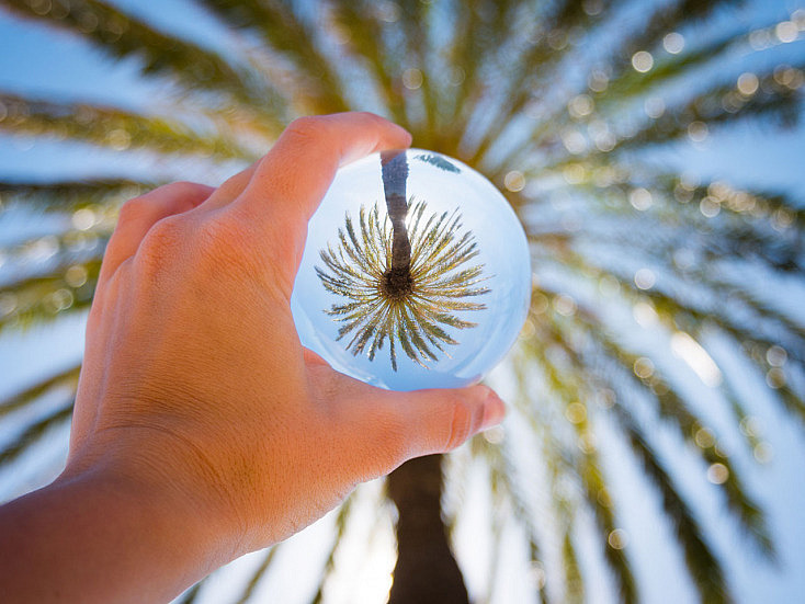 Consigue Fotografías Originales Gracias a Una Bola de Cristal - Emotions