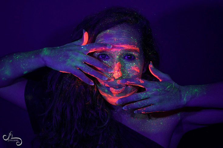 MAQUILLAJE FLUORESCENTE! Pintura NEÓN UV GLOW para luz negra. 