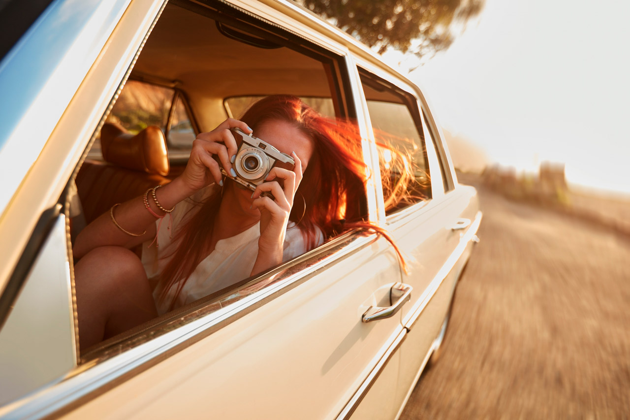 7 trucos para limpiar el parabrisas del coche por fuera