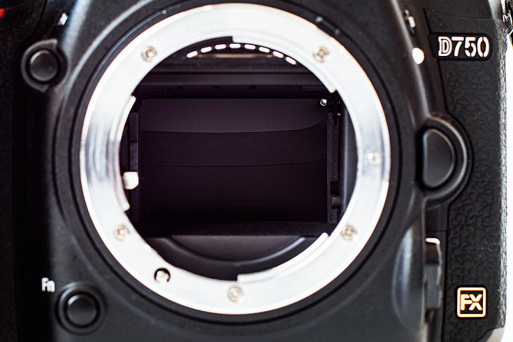 Immagen de obturador de plano focal de una D750